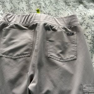 Zamora jogger scrub pants size small color grey!